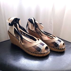 Autentic 💥Burberry Tan Plaid Open Toe Strappy Wedge Espadrilles Sandal